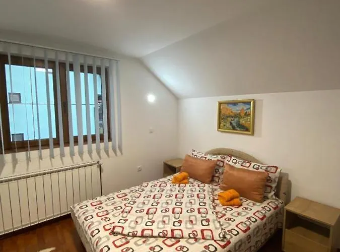 アパート Bogdanovic ズラティボール