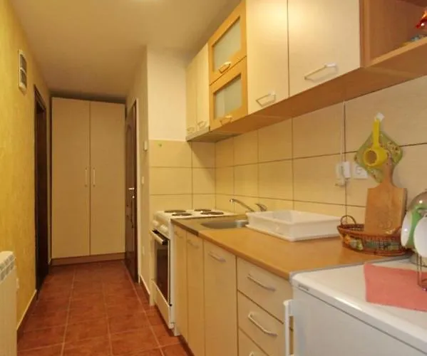 Bogdanovic アパート ズラティボール